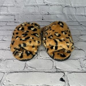 Sorel  Women’s Go Mail Run Fuzzy Faux Fur Leopard Slipper Size 8
